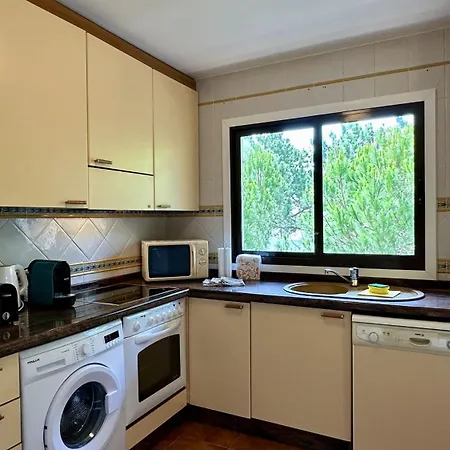 Sun - Shared Pool - 10 Guests - Apartment