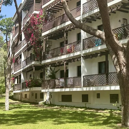 Sun - Shared Pool - 10 Guests - Apartment