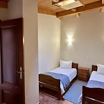 Sun - Shared Pool - 10 Guests - Appartement